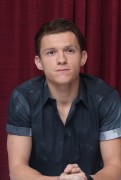Том Холланд (Tom Holland) Spider-Man Homecoming press conference (Beverly Hills, April 23, 2017) 0d8b87677593793