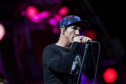 Red Hot Chili Peppers - Perfoms on stage at T in The Park Festival in Strathallan Castle, Scotland, 10.07.2016 (34xHQ) 10c8ab640848423
