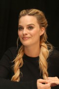 Марго Робби (Margot Robbie) 'Suicide Squad' Press Conference (Moynihan Station in New York City, 30.07.2016) 14e94d715218263