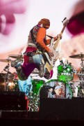 Red Hot Chili Peppers - Perfoms on stage at T in The Park Festival in Strathallan Castle, Scotland, 10.07.2016 (34xHQ) 83bed2640849313