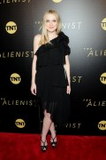 Дакота Фаннинг (Dakota Fanning) 'The Alienist' premiere held at the iPic Cinema in New York City, 16.01.2018 - 67xHQ 92aa11729660783