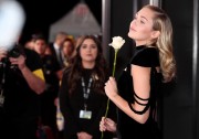 Майли Сайрус (Miley Cyrus) 60th Annual Grammy Awards, New York, 28.01.2018 (90xHQ) B85164736624983