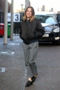 Мелани Чисхолм (Melanie Chisholm) Seen at the ITV studios in London, 06.03.2017 - 6xHQ B8ce7d731005073