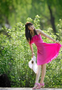 hwang mi hee pink dress photoshoot 01
