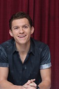 Том Холланд (Tom Holland) Spider-Man Homecoming press conference (Beverly Hills, April 23, 2017) 05347c677593683