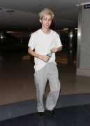 Troye Sivan - Seen at LAX Airport, Los Angeles (January 26, 2018)