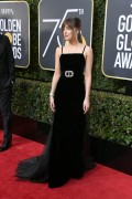 Дакота Джонсон (Dakota Johnson) 75th Annual Golden Globe Awards in Beverly Hills, 07.01.2018 (69xНQ) 9df153741173483