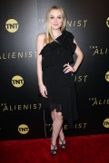 Дакота Фаннинг (Dakota Fanning) 'The Alienist' premiere held at the iPic Cinema in New York City, 16.01.2018 - 67xHQ D17504729660363