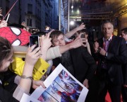 Дэйн ДеХаан (Dane DeHaan) The Amazing Spider-Man 2 Premiere at Le Grand Rex (Paris, 11.04.2014) - 120xHQ 3b3900668957713