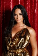 Деми Ловато (Demi Lovato) photographed at the 102.7 KIIS FM's Jingle Ball [2017] (12xHQ) B9da90740874253