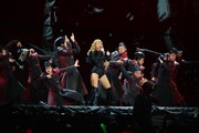 Тейлор Свифт (Taylor Swift) performs during the reputation Stadium Tour at Hard Rock Stadium in Miami, Florida, 18.08.2018 - 100xHQ 35ba2b956014944