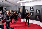Майли Сайрус (Miley Cyrus) 60th Annual Grammy Awards, New York, 28.01.2018 (90xHQ) 433006736623443