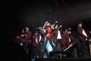 Дженнифер Лопез (Jennifer Lopez) performs onstage during Calibash Los Angeles 2018 at Staples Center (Los Angeles, January 20, 2018)(84xHQ) 0af474836552413