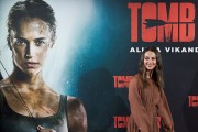 Алисия Викандер (Alicia Vikander) 'Tomb Raider' photocall in Madrid, Spain, 28.02.2018 - 80xНQ E0df28781841253