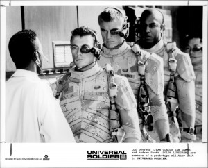 Универсальный солдат / Universal Soldier; Жан-Клод Ван Дамм (Jean-Claude Van Damme), Дольф Лундгрен (Dolph Lundgren), 1992 - Страница 2 Bea85c653632893