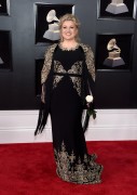Келли Кларксон (Kelly Clarkson) 60th Annual Grammy Awards, New York, 28.01.2018 (68xHQ) 60c83b741193793
