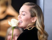 Майли Сайрус (Miley Cyrus) 60th Annual Grammy Awards, New York, 28.01.2018 (90xHQ) Fd90d1736623713