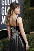 Дакота Джонсон (Dakota Johnson) 75th Annual Golden Globe Awards in Beverly Hills, 07.01.2018 (69xНQ) 0d003f741170623