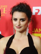 Пенелопа Крус (Penélope Cruz) 'The Assassination Of Gianni Versace_ American Crime Story' premiere in Hollywood, 08.01.2018 (84xHQ) 7bceef736644523