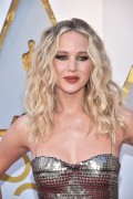 Дженнифер Лоуренс (Jennifer Lawrence) 90th Annual Academy Awards at Hollywood & Highland Center in Hollywood, 04.03.2018 - 85xHQ B49995880703864