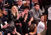 Sophie Turner, Joe Jonas & Nick Jonas - Phoenix Suns v New York Knicks game at Madison Square Garden in New York City - December 17, 2018