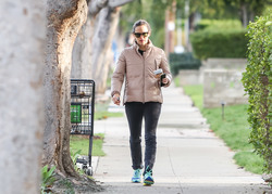 Jennifer Garner - Out in Brentwood CA 01/08/2019