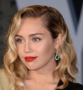 Майли Сайрус, Лиам Хемсворт (Miley Cyrus, Liam Hemsworth) Vanity Fair Oscar Party in Beverly Hills, 04.03.2018 (42xHQ) 471e8b781858083