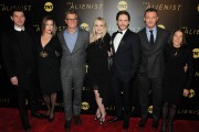 Дакота Фаннинг (Dakota Fanning) 'The Alienist' premiere held at the iPic Cinema in New York City, 16.01.2018 - 67xHQ D1dd0c729659423
