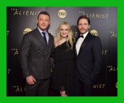 Дакота Фаннинг (Dakota Fanning) 'The Alienist' premiere held at the iPic Cinema in New York City, 16.01.2018 - 67xHQ 1e3fee729659723