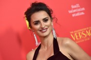 Пенелопа Крус (Penélope Cruz) 'The Assassination Of Gianni Versace_ American Crime Story' premiere in Hollywood, 08.01.2018 (84xHQ) D49146736645693