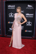 http://thumbs2.imagebam.com/d2/d2/b7/e7f85e883132384.gif