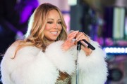 Мэрайя Кэри (Mariah Carey) Performs at the Dick Clark's New Year's Rockin' Eve with Ryan Seacrest (New York, December 31, 2017) 23995b707531873