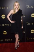 Дакота Фаннинг (Dakota Fanning) 'The Alienist' premiere held at the iPic Cinema in New York City, 16.01.2018 - 67xHQ 5c0f29729659583