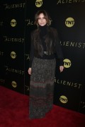 Джина Гершон (Gina Gershon) 'The Alienist' premiere in New York City, 16.01.2018 (9xHQ) 707864729688083
