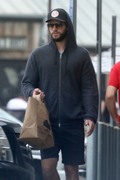 Liam Hemsworth - makes a quick morning trip to the grocery store in Malibu, California - June 29, 2018