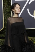 Анджелина Джоли (Angelina Jolie) 75th Annual Golden Globe Awards, California, 07.01.2018 (90xHQ) 3b16fe729644183