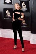 Майли Сайрус (Miley Cyrus) 60th Annual Grammy Awards, New York, 28.01.2018 (90xHQ) F699cf736624103