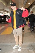 Noah Centineo - was spotted touching down at LAX in Los Angeles (December 5, 2018)