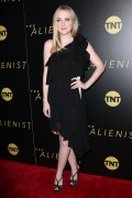 Дакота Фаннинг (Dakota Fanning) 'The Alienist' premiere held at the iPic Cinema in New York City, 16.01.2018 - 67xHQ 5875cb729659973