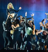 Тейлор Свифт (Taylor Swift) performs during the reputation Stadium Tour at Hard Rock Stadium in Miami, Florida, 18.08.2018 - 100xHQ 14bf4a956014734