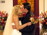  Поцелуй невесту / Kiss the Bride (2007) 44055a982557564