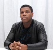 Джон Бойега (John Boyega) 'Star Wars The Force Awakens' press conference (Los Angeles, 04.12.2015) 91e306731021373