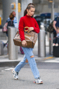 http://thumbs2.imagebam.com/e3/62/62/fd8c65888814174.gif