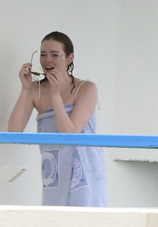 http://thumbs2.imagebam.com/ec/f8/da/8381be910575524.jpg