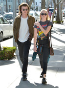 Joe Keery has lunch with his Girlfriend Maika Monroe at Il Pastaio in Beverly Hill 06/03/2018