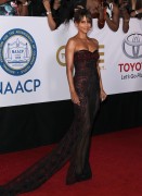 Холли Берри (Halle Berry) The 49th NAACP Image Awards at Pasadena Civic Auditorium in Pasadena, 15.01.2018 (82xHQ) B347ee729684543