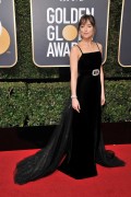 Дакота Джонсон (Dakota Johnson) 75th Annual Golden Globe Awards in Beverly Hills, 07.01.2018 (69xНQ) 95e2be741172763