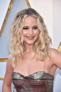 Дженнифер Лоуренс (Jennifer Lawrence) 90th Annual Academy Awards at Hollywood & Highland Center in Hollywood, 04.03.2018 - 85xHQ 8bd10d880704404