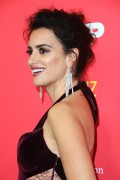 Пенелопа Крус (Penélope Cruz) 'The Assassination Of Gianni Versace_ American Crime Story' premiere in Hollywood, 08.01.2018 (84xHQ) 57526a736643833