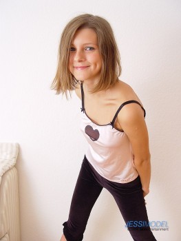 [Image: 3170e41359723077.jpg]